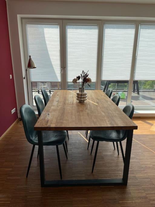 Penthouse-wohnung Mit Flussblick