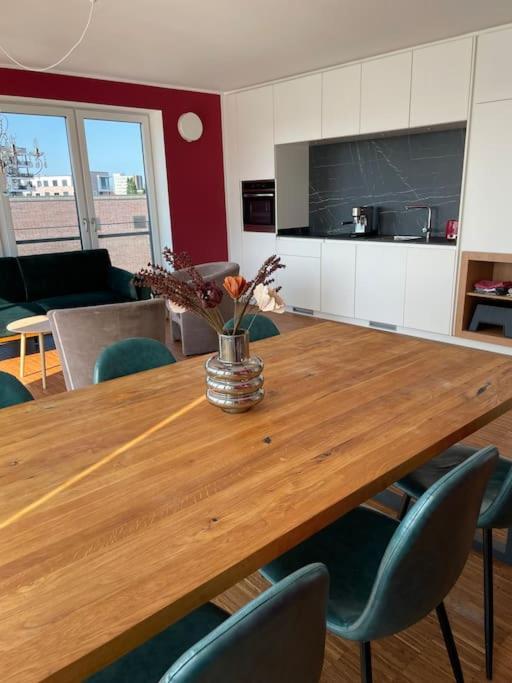 Apartment Penthouse-wohnung Mit Flussblick *